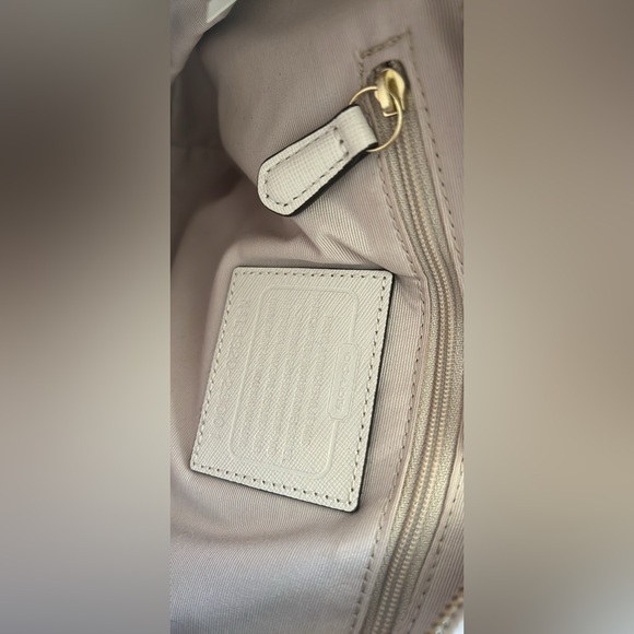 COACH Maddison Saffiano Mini Messenger Bag with authentic certificate) - Picture 9 of 10